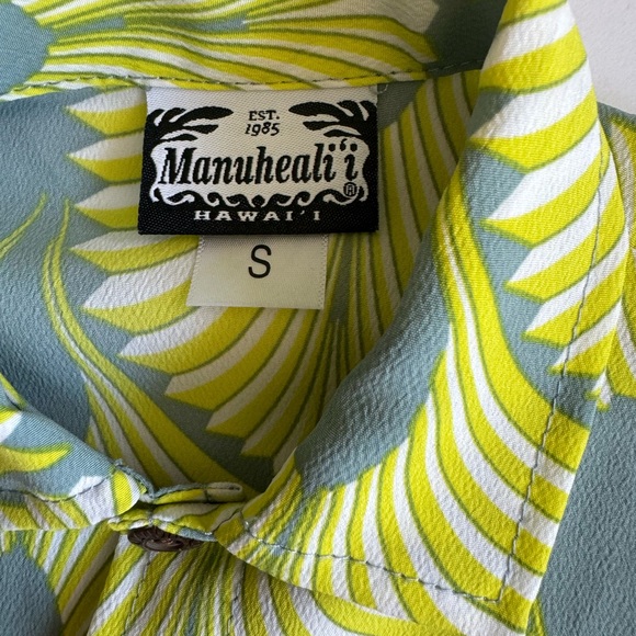 Manuhealii Boys XS Button Down Aloha Shirt Yellow White Gray - Picture 2 of 4